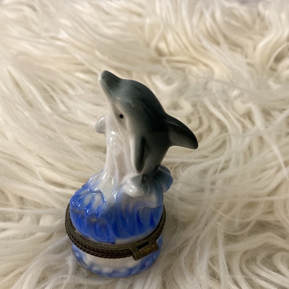 Direct connection industry Dolphin trinket box - Picture 2 of 9